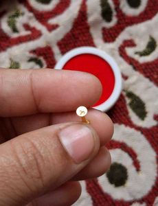 star  Flower Nose Pin