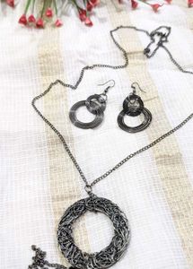Unique Circle Pendant & Earring Set