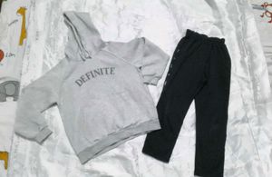 Very Beautiful Woolen Hoddie With Beautful Lower