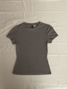 H&amp;M Grey Fitted Top 🩶