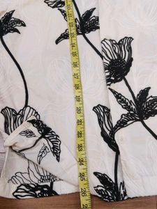 Embroidered Floral ZARA Shirt (38-40)