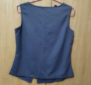 Sleek Sleeveless Grey Top
