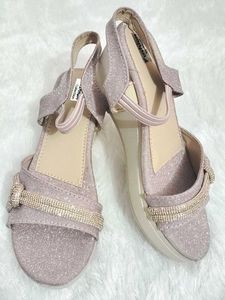 🎀 Sparkling Glitter Sandals 💫