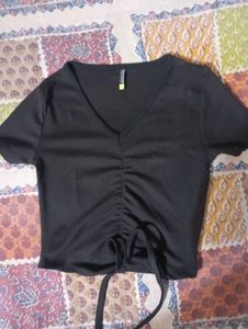 Black Ruched V-Neck Cropped Top🖤