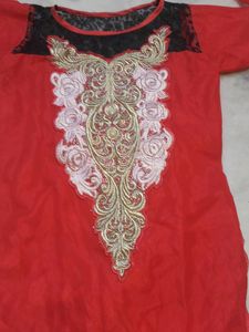 Net Suit Set With Chunni Worn Multiple Times But Still Looks Good.have Thread And Stone Work On Fronk On Back.lace On Sleeves.