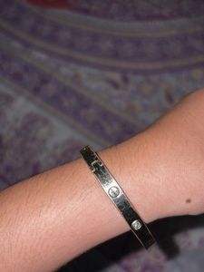 Elegant Gold Bracelet