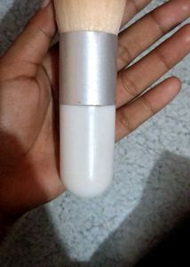 Fluffy Foundation Brush with Protective Net