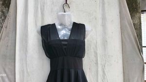 57209. Elegant Black V-Neck Mini Dress