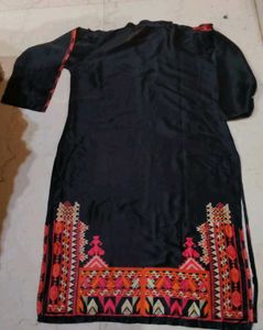 Black Embroidered Kurta