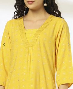 Avaasa mix n match women floral kurta with salwar