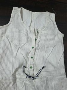 White Sleeveless Dress with pockets