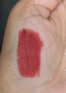 Mars Matte Mousse Lipstick in Leading lady shade