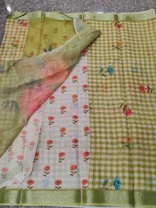 Beautiful Floral Print Saree