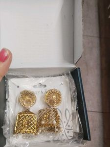 Priyaasi Golden Jhumka Earrings