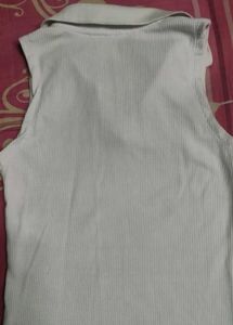 Sleek Ribbed White Sleeveless Top✨