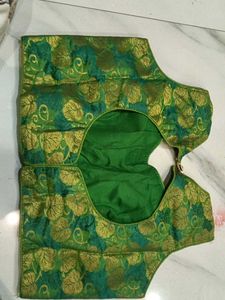 Green Leafy Pattern ☘️Blouse