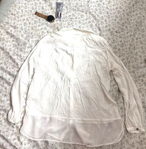 Chic White Long-Sleeve Blouse