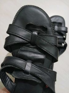 Hush Puppies ISA- black sandals