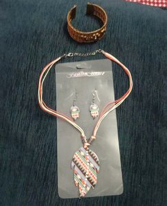 Golden Bracelet And Necklace Set