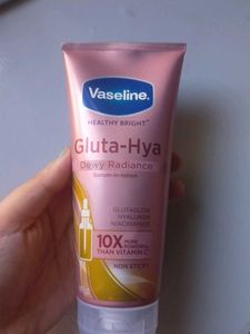 Vaseline Gluta-Hya Dewy Radiance Lotion
