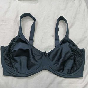 🪔 Classic Black Lace Trim Bra