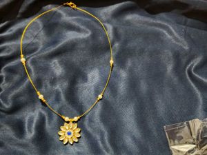 Elegant Floral Pendant Necklace