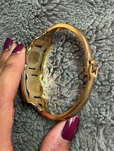Elegant Bracelet with Gems