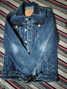Levi's Denim Jacket (Brand New)