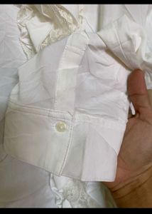 🐑Chic White Ruffled Blouse🪄