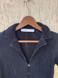 Black Ribbed Cropped Button-Up Shirt