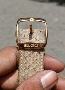 Swatch Irony Rosa Perlata YNG101 Gold Tone Watch