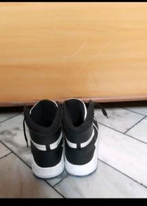 Air Jordan Retro 1 Pandas 🐼