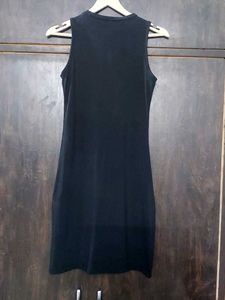 Sleek Black Sleeveless Dress