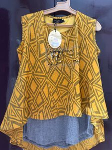 Stylish Sleeveless Layered Top