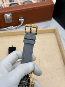 Tommy Hilfiger Grey Gold Silicon Belt ⌚