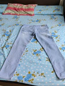 ice Blue Wash Jeans