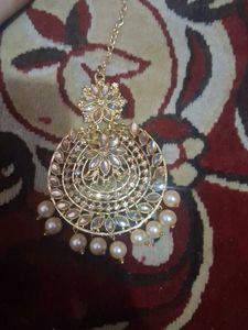 Exquisite Pearl &amp; Kundan Maang Tikka Set