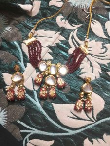 Elegant  Jewellery Set In maroon Colour