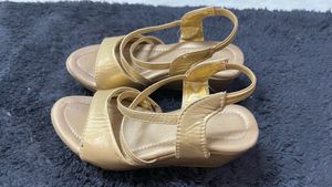 Elegant Golden heels 5.5-7.5 years
