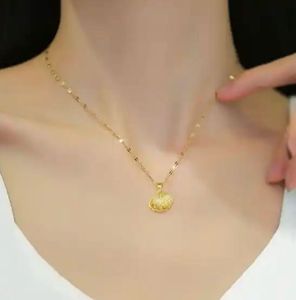 Shell Pendant Necklace