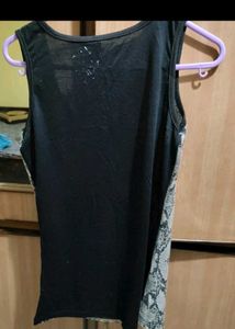 Set of 4 trendy tops