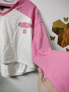 Cute Pink &amp; White "Fabulous 21" T-Shirt