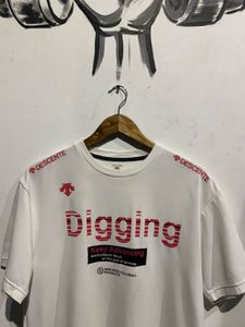 Descente "Digging" Graphic T-Shirt (T544)