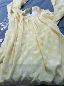 Yellow Polka Dot Top In M Size For Girls