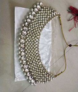 Choker With Bindi And Earrings