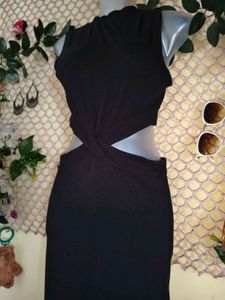 🔥BUY 1, GET 1 FREE🔥Black Cut-Out Midi Dress