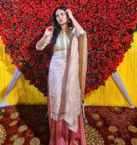 elegent embroidered kurta with Dupatta