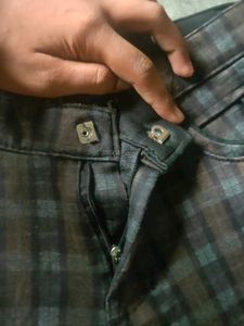 A Very Nice Black Colour Checks Pant