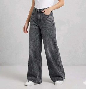 IMPORTED WIDE LEG DENIM Acid Wash Jeans