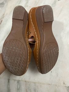 Soft Brown Sleeper’s